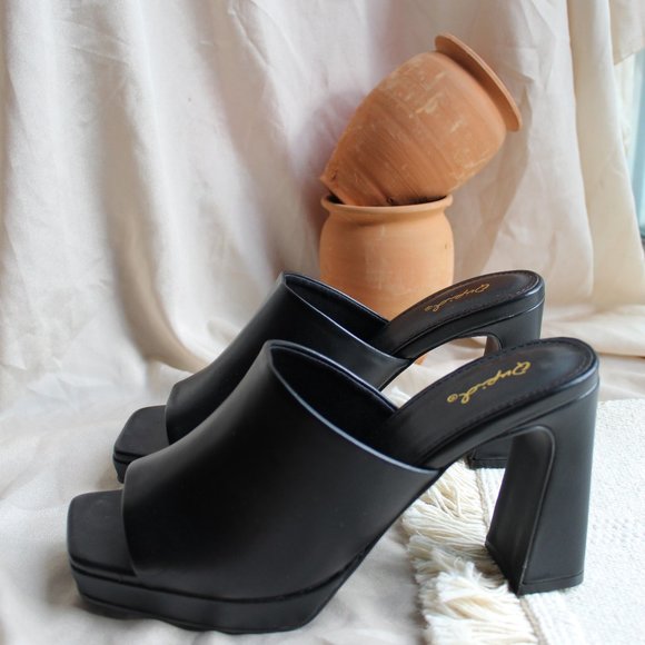 🆕️The Alewya// Black vegan leather block heel platform mule - Picture 10 of 10